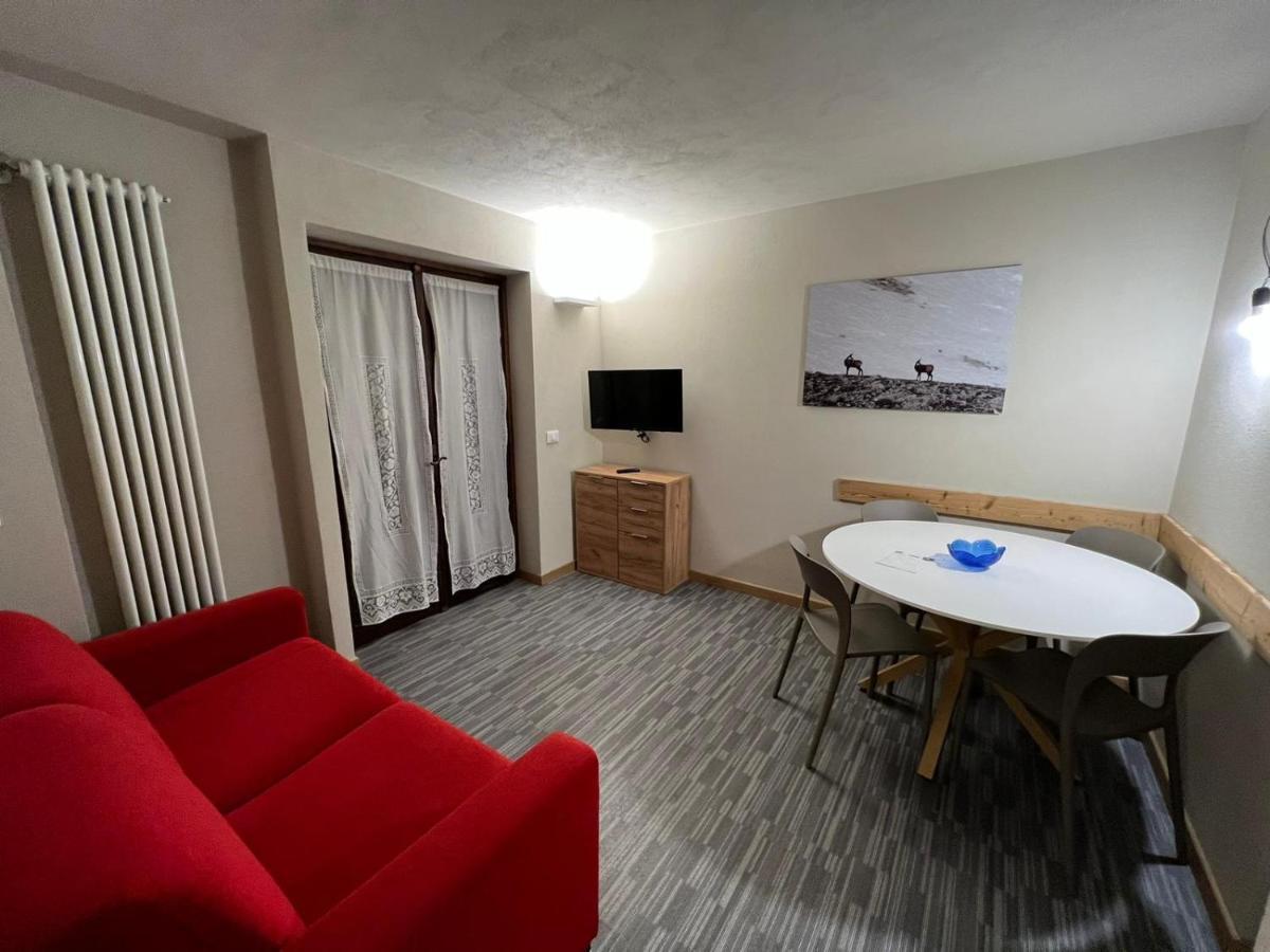 Niblet Apartment Sauze D'Oulx Bagian luar foto